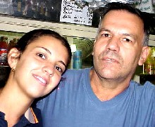 Emiliano Silva y su hija Yohaliz (2003)